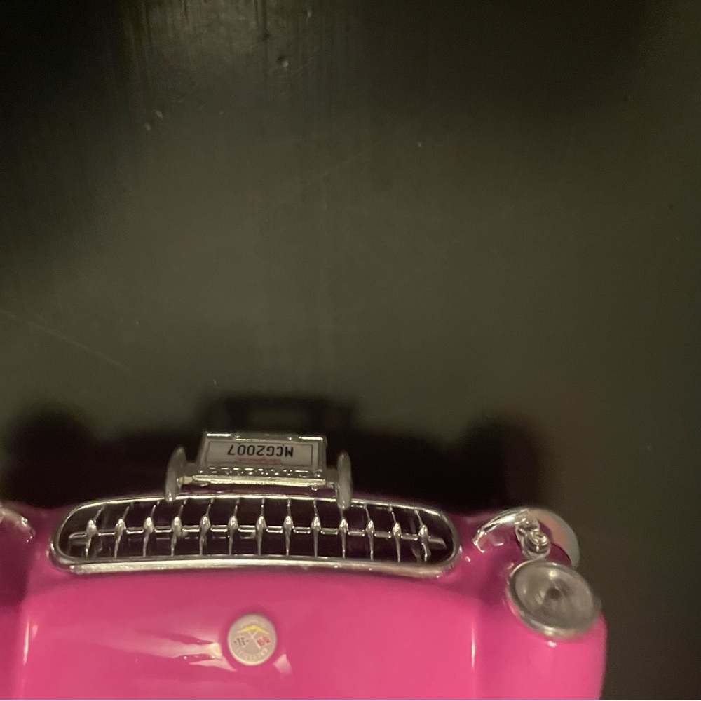 1957 Chevrolet Corvette Pink 1:18 Die Cast Car Maisto - Picture 6 of 12